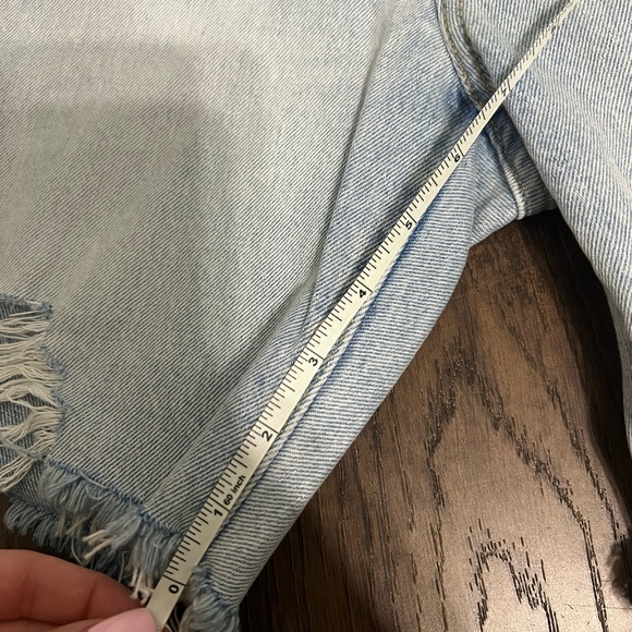 ❌SOLD❌ Levi’s 90’s Denim Shorts NWT! - Picture 7 of 11